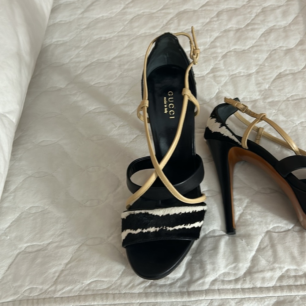 Shoes - Picture 4 of 4